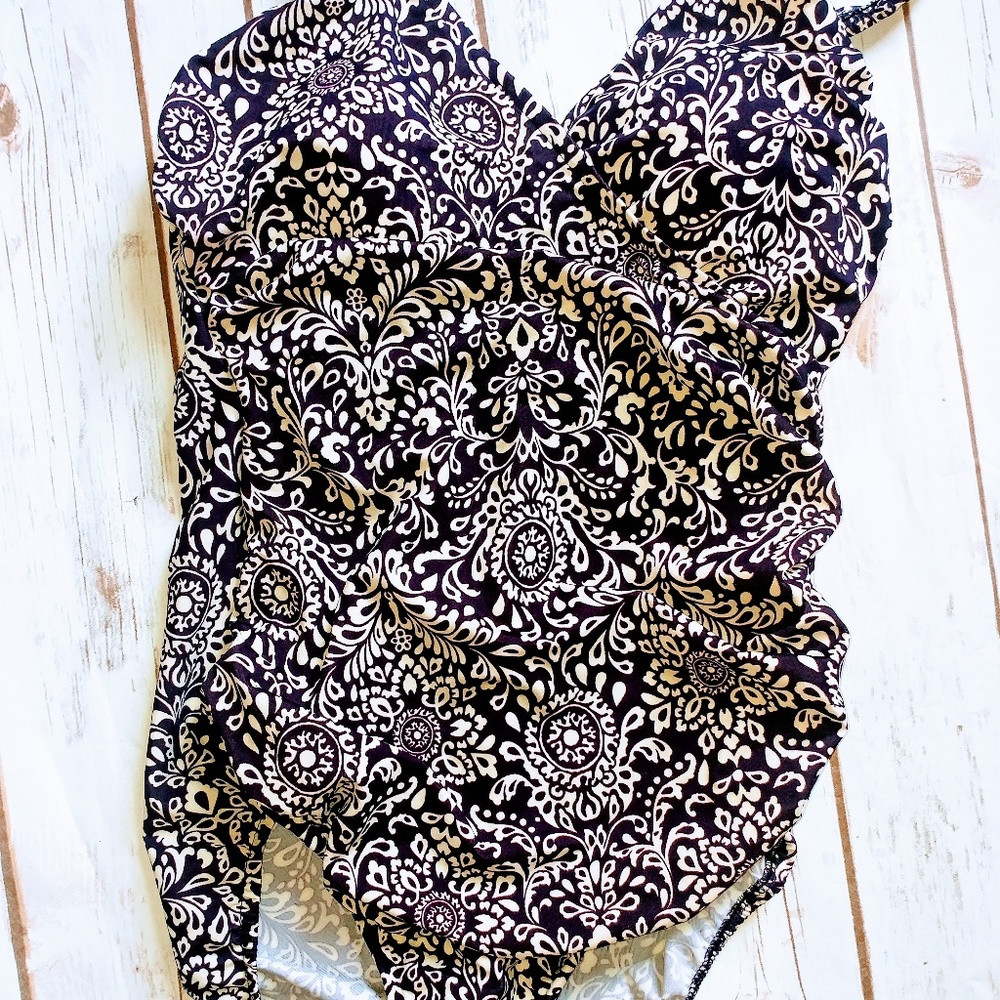 Miraclesuit swimsuit size 14